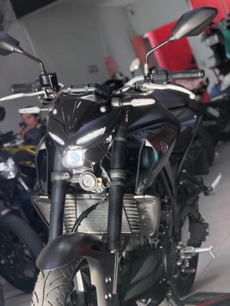 YAMAHA MT-03 300 ABS, Foto 6