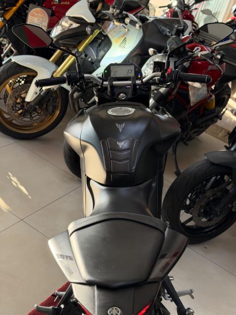 YAMAHA MT-03 300 ABS, Foto 11