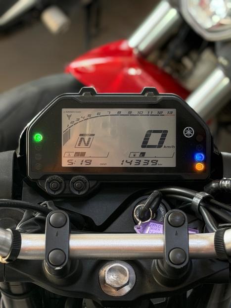 YAMAHA MT-03 300 ABS, Foto 12