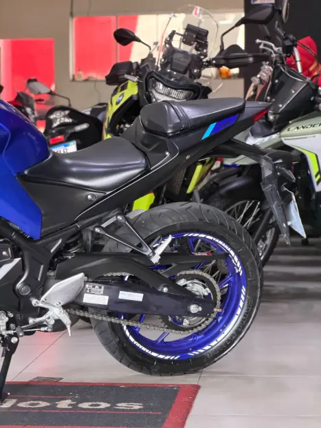 YAMAHA MT-03 300 ABS, Foto 10