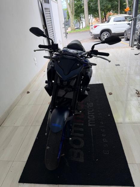YAMAHA MT-03 300 ABS, Foto 4