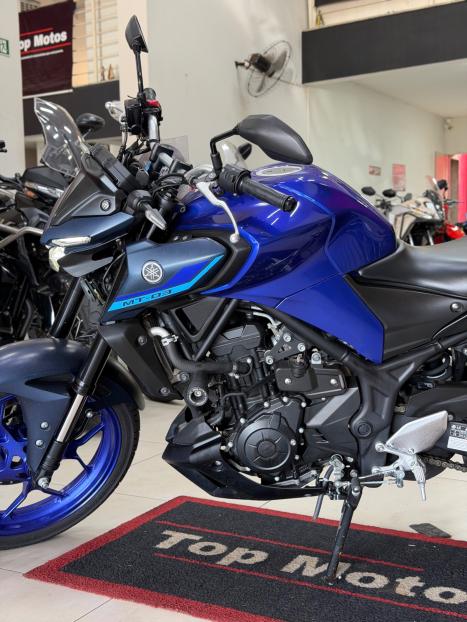 YAMAHA MT-03 300 ABS, Foto 9