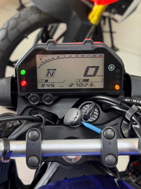 YAMAHA MT-03 300 ABS, Foto 12