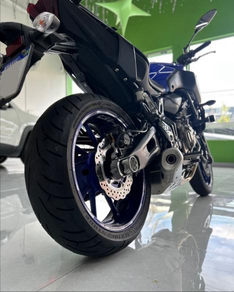 YAMAHA MT-07 700 ABS, Foto 4