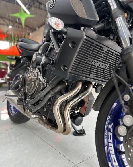 YAMAHA MT-07 700 ABS, Foto 5