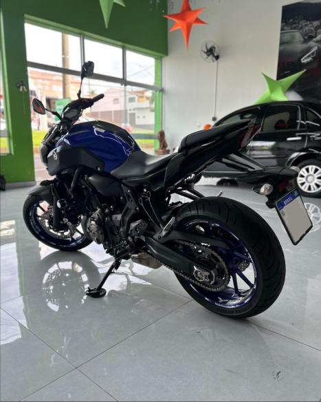 YAMAHA MT-07 700 ABS, Foto 8