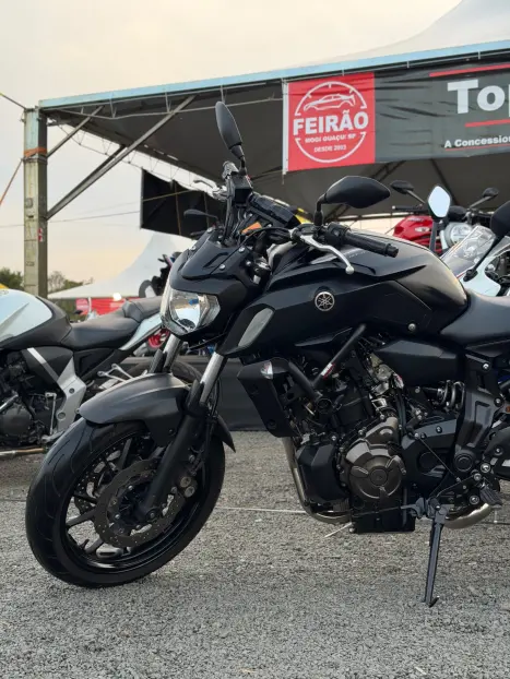 YAMAHA MT-07 700 ABS, Foto 9
