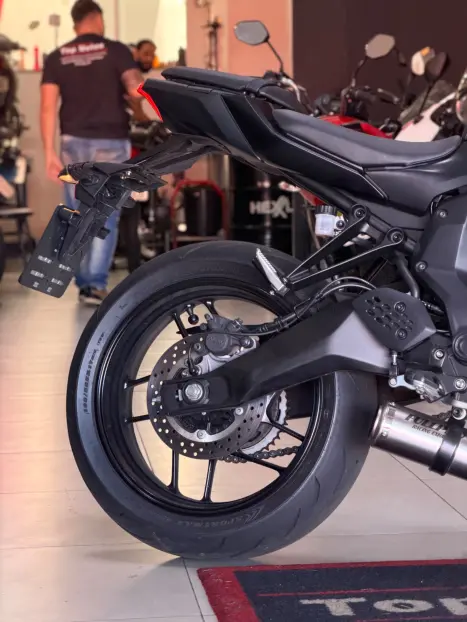 YAMAHA MT-07 700 ABS, Foto 4