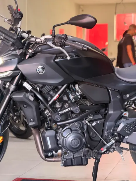 YAMAHA MT-07 700 ABS, Foto 9