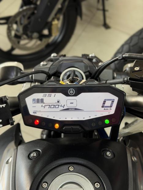 YAMAHA MT-07 700 ABS, Foto 13