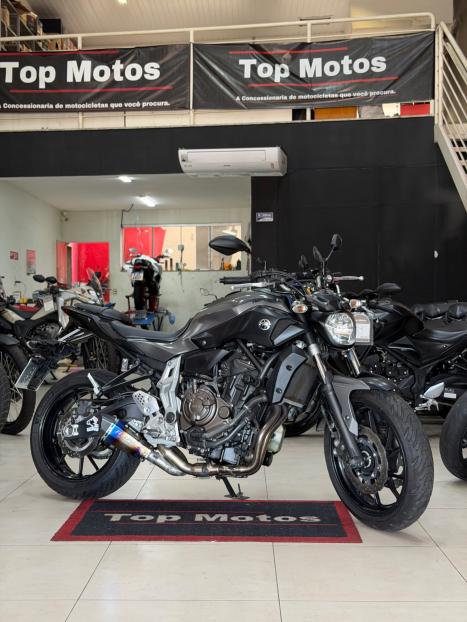 YAMAHA MT-07 700 ABS, Foto 14