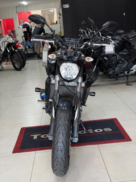 YAMAHA MT-07 700 ABS, Foto 19