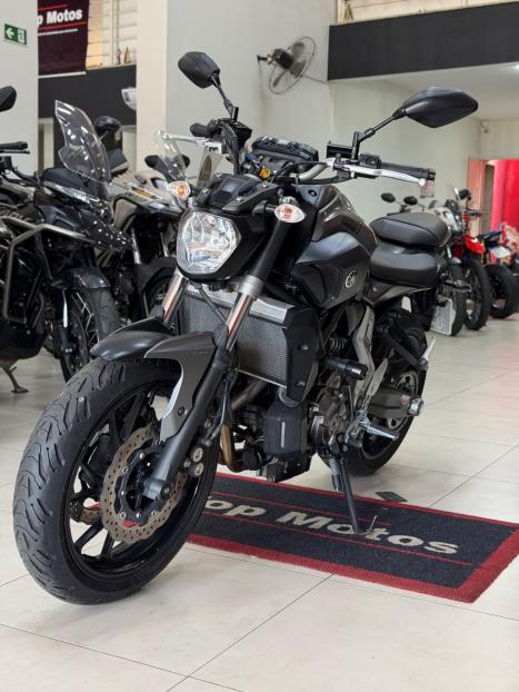 YAMAHA MT-07 700 ABS, Foto 20