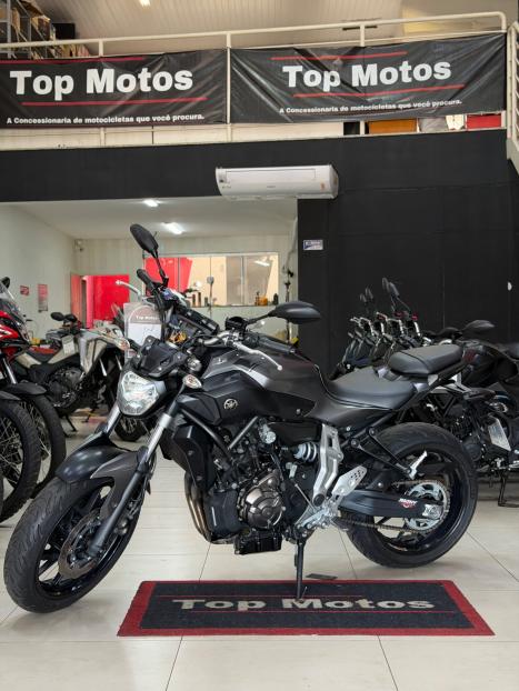 YAMAHA MT-07 700 ABS, Foto 21