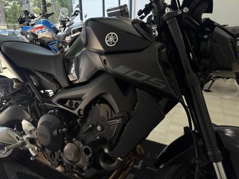 YAMAHA MT-09 850 ABS, Foto 2
