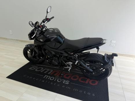 YAMAHA MT-09 850 ABS, Foto 4
