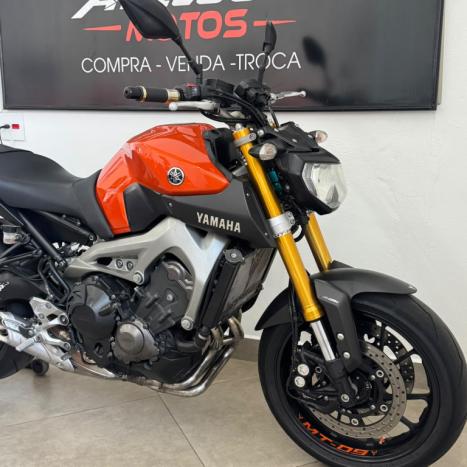 YAMAHA MT-09 850 ABS, Foto 2