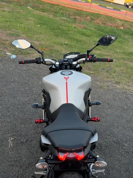 YAMAHA MT-09 850 ABS, Foto 9