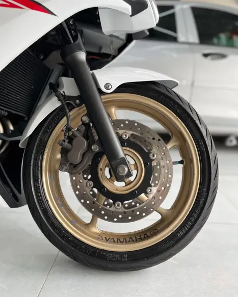 YAMAHA XJ6 600 F, Foto 6