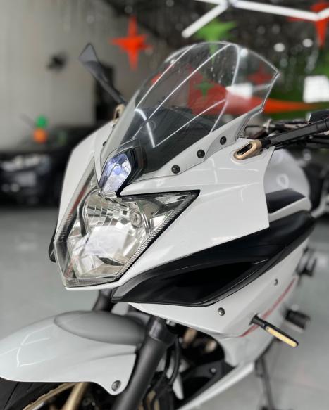 YAMAHA XJ6 600 F, Foto 2