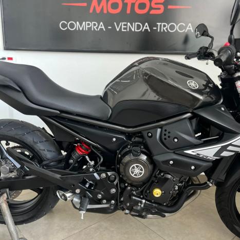 YAMAHA XJ6 600 N, Foto 3