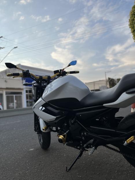 YAMAHA XJ6 600 N, Foto 6