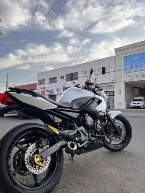 YAMAHA XJ6 600 N, Foto 5