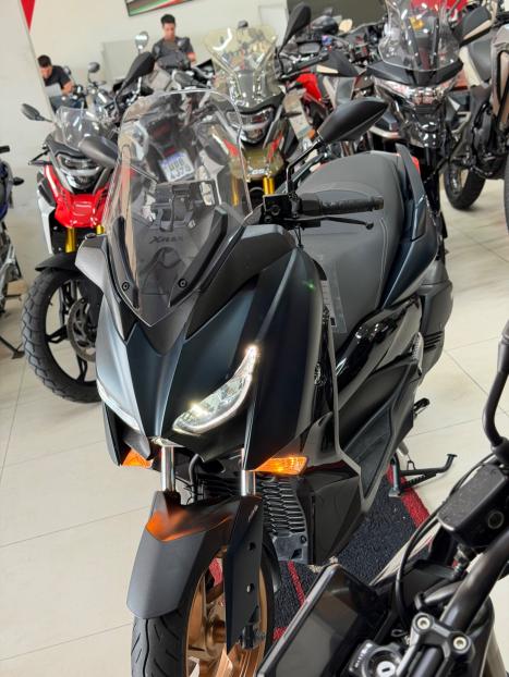 YAMAHA XMax 250 , Foto 6