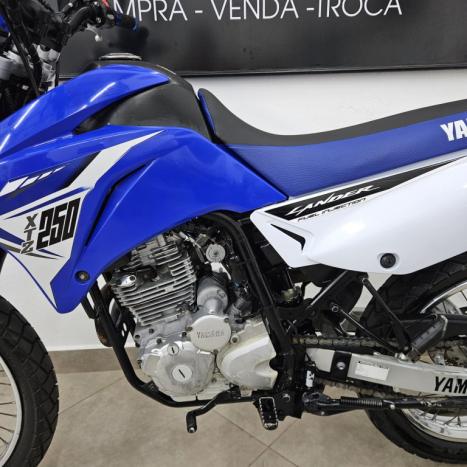 YAMAHA XTZ 250 LANDER, Foto 8