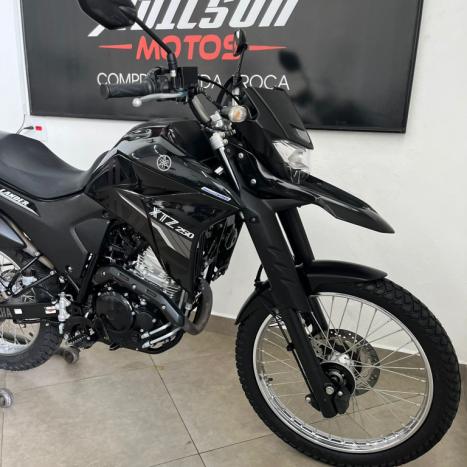 YAMAHA XTZ 250 LANDER, Foto 2