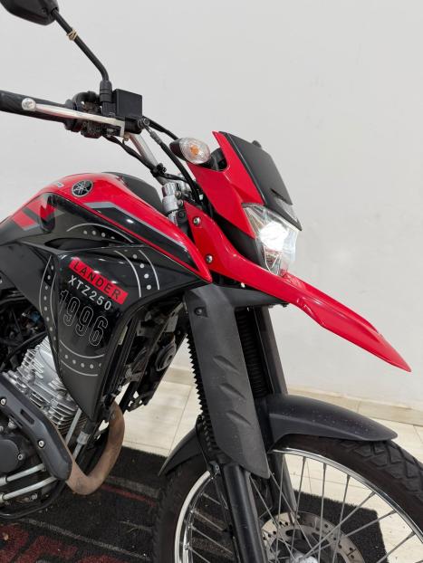 YAMAHA XTZ 250 LANDER, Foto 3