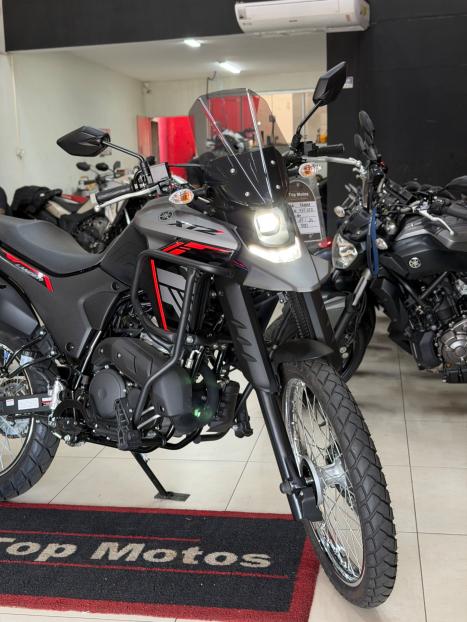 YAMAHA XTZ 250 LANDER, Foto 2