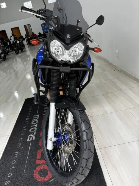 YAMAHA XTZ 250 TENER, Foto 3