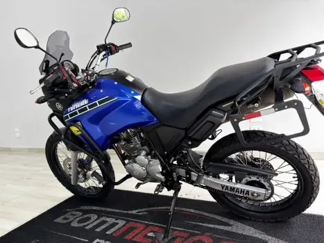 YAMAHA XTZ 250 TENER, Foto 4