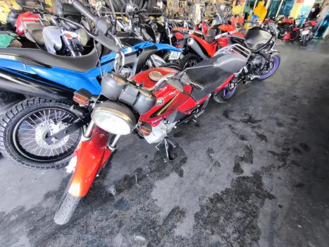 YAMAHA YBR 125 K, Foto 1
