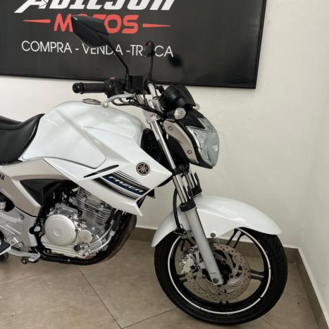 YAMAHA YS Fazer 250 , Foto 2