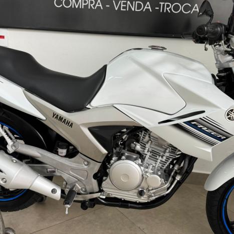 YAMAHA YS Fazer 250 , Foto 3