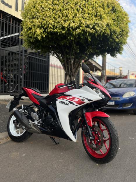 YAMAHA YZF R3 320 ABS, Foto 1