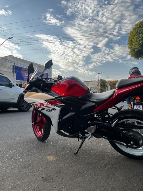YAMAHA YZF R3 320 ABS, Foto 4