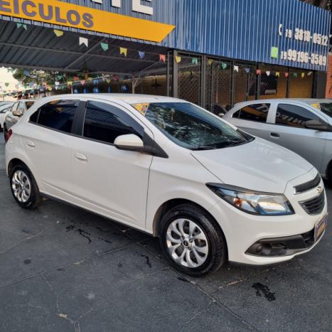 CHEVROLET Onix Hatch 1.4 4P FLEX LT, Foto 3