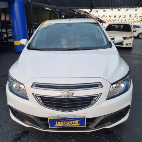 CHEVROLET Onix Hatch 1.4 4P FLEX LT, Foto 2