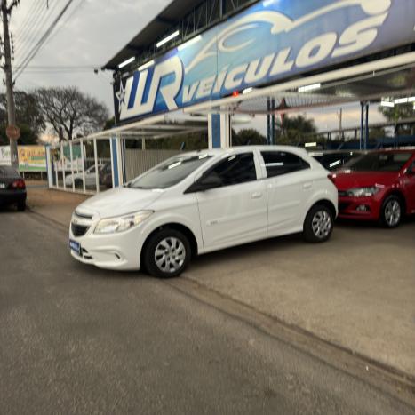 CHEVROLET Onix Hatch 1.0 4P FLEX LT, Foto 4