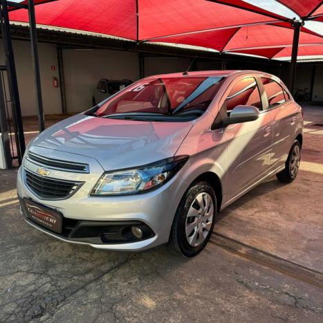 CHEVROLET Onix Hatch 1.4 4P FLEX LT, Foto 3