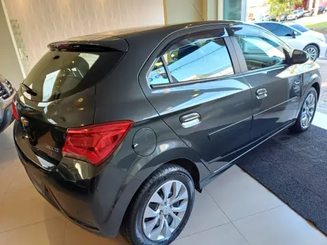 CHEVROLET Onix Hatch 1.4 4P FLEX LT AUTOMTICO, Foto 9