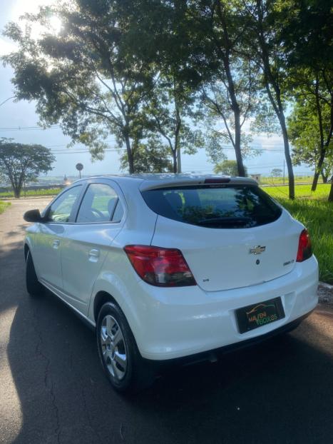 CHEVROLET Onix Hatch 1.4 4P FLEX LT, Foto 3