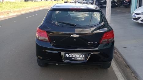 CHEVROLET Onix Hatch 1.4 4P FLEX LTZ, Foto 6