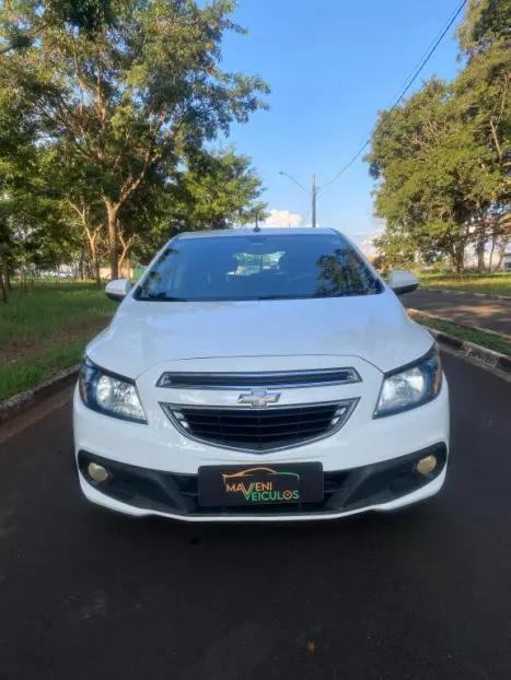 CHEVROLET Onix Hatch 1.4 4P FLEX LT, Foto 2