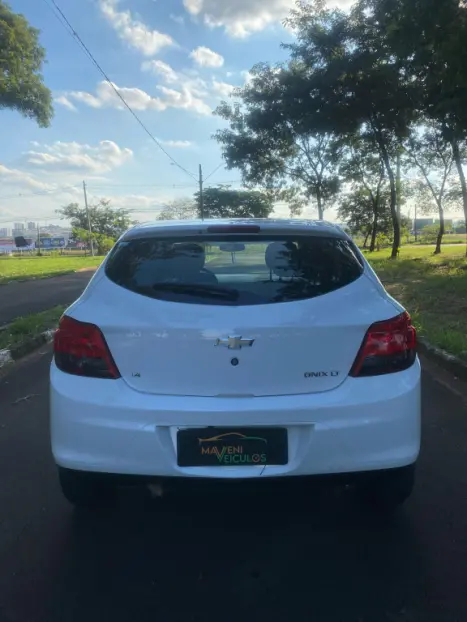 CHEVROLET Onix Hatch 1.4 4P FLEX LT, Foto 5