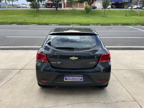 CHEVROLET Onix Hatch 1.4 4P FLEX LTZ, Foto 5