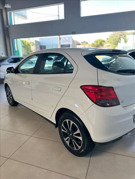 CHEVROLET Onix Hatch 1.4 4P FLEX LTZ, Foto 14